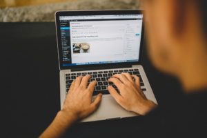 make money online blogging